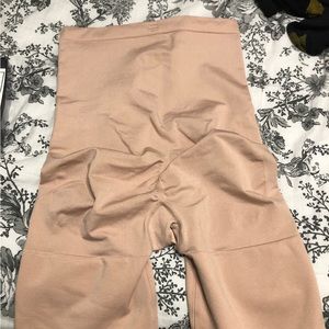 Spanx medium weight shapewear